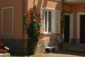 Il Melo Antico, intero appartamento in villa d'epoca nel cuore del Monferrato